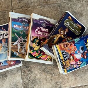 Disney VHS Collectibles, 5 incl.Cinderella, Mary Poppins, Lady & Tramp, Oliver